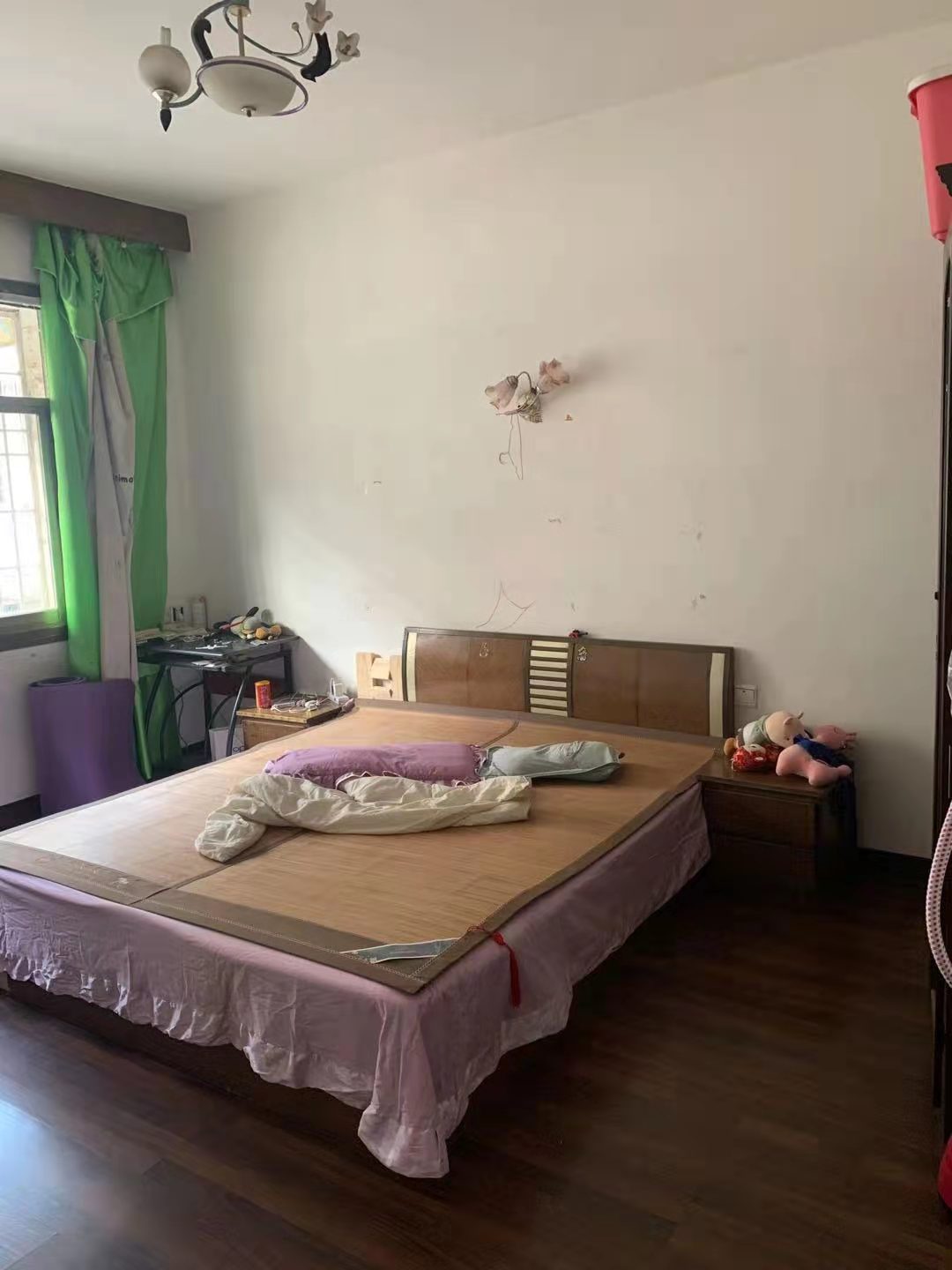 育财农贸市场(民营市场)  4室2厅2卫    58.8万 育财农贸市场(民营市场)  4室2厅2卫    58.8万卧室