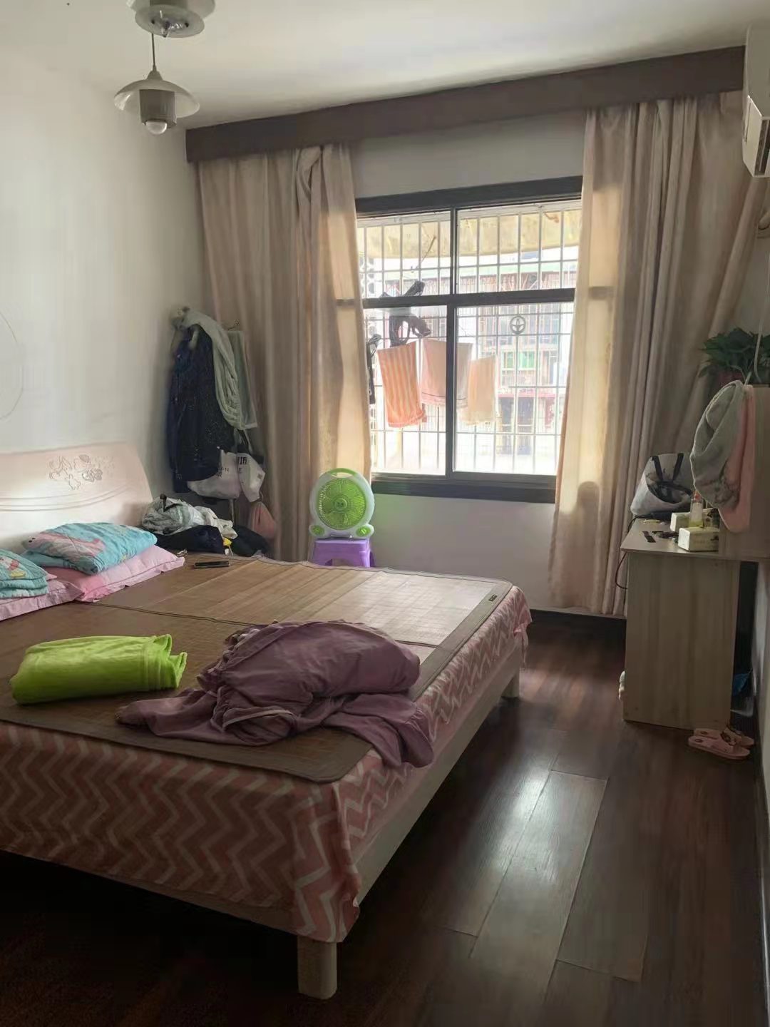 育财农贸市场(民营市场)  4室2厅2卫    58.8万 育财农贸市场(民营市场)  4室2厅2卫    58.8万卧室