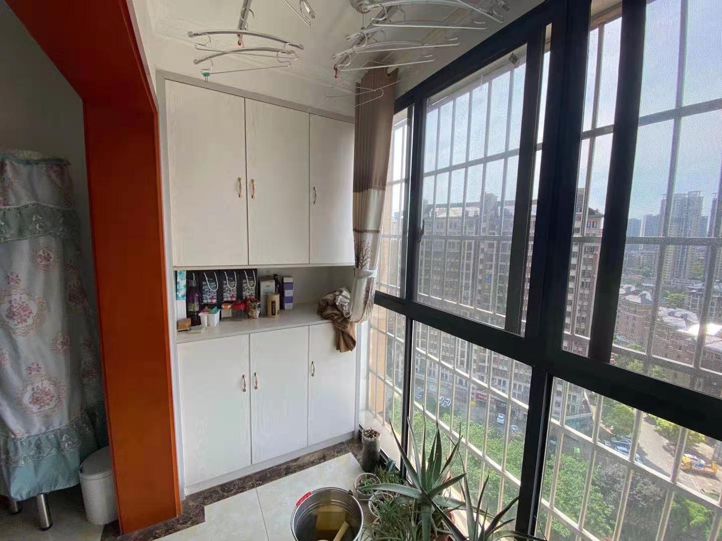 御景龙湾 3室2厅1卫 1800.0元/月 御景龙湾 3室2厅1卫 1800.0元/月室内图