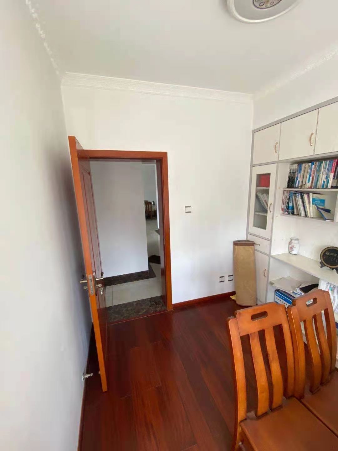 御景龙湾 3室2厅1卫 1800.0元/月 御景龙湾 3室2厅1卫 1800.0元/月室内图