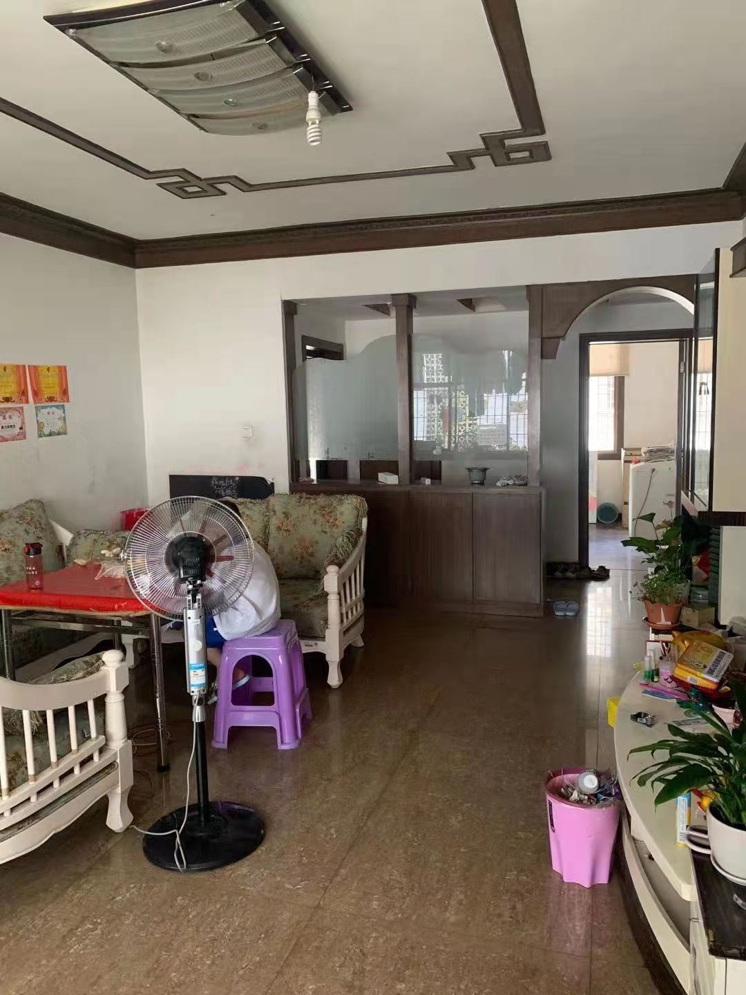 育财农贸市场(民营市场)  4室2厅2卫    58.8万 育财农贸市场(民营市场)  4室2厅2卫    58.8万客厅