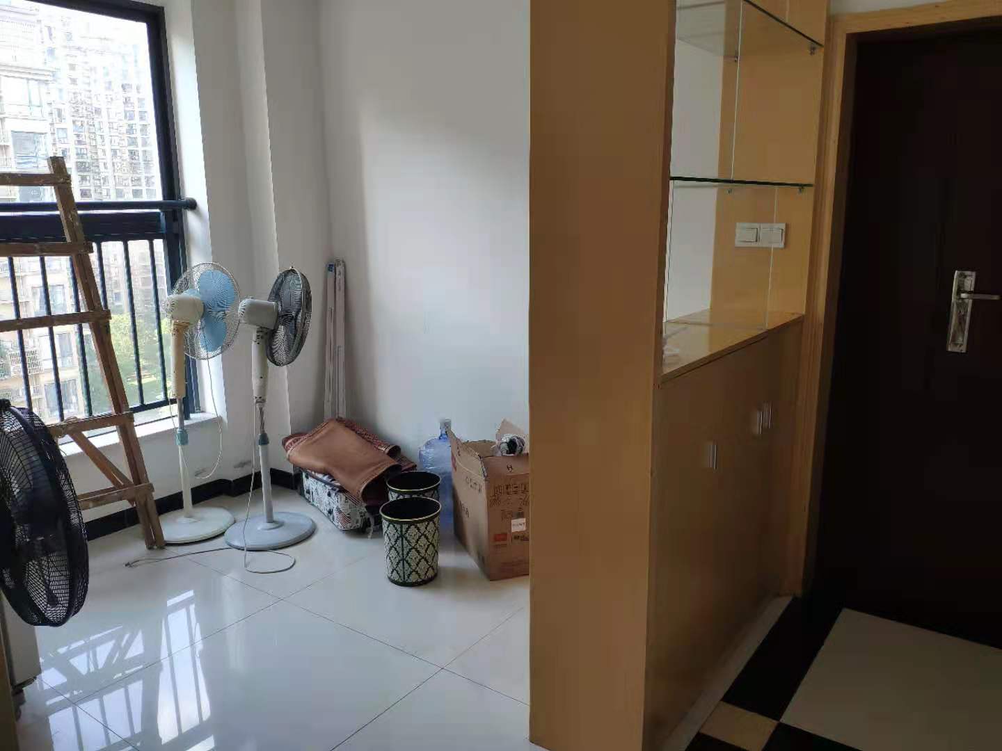 中建麓山和苑  3室2厅2卫   2500.00元/月室内图