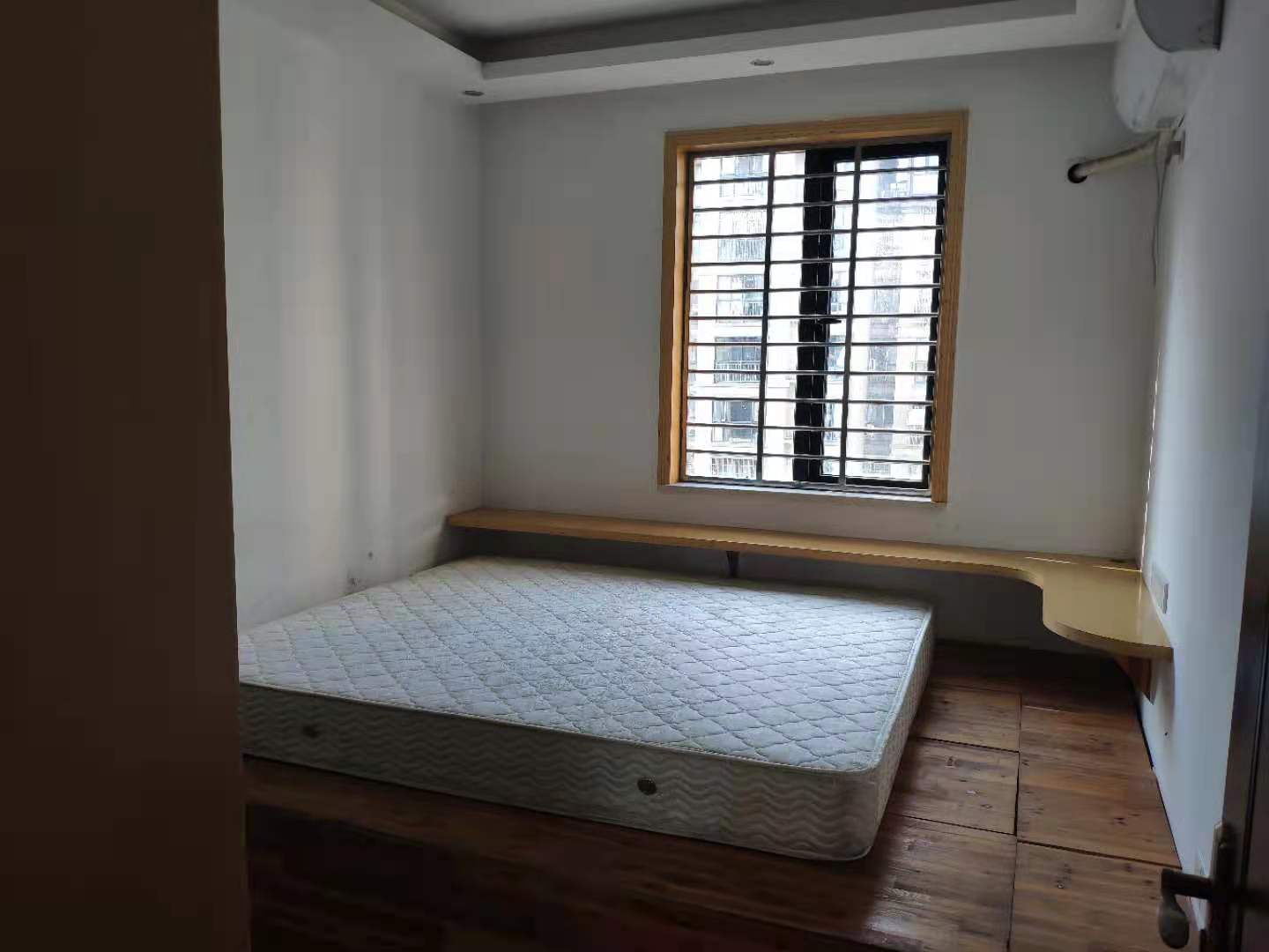 中建麓山和苑  3室2厅2卫   2500.00元/月室内图