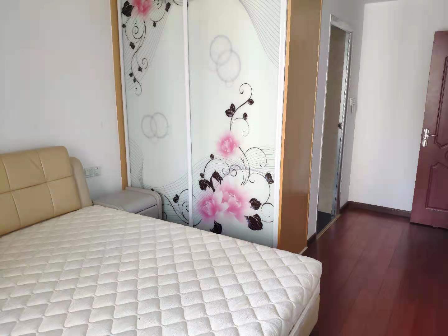 中建麓山和苑  3室2厅2卫   2500.00元/月室内图1