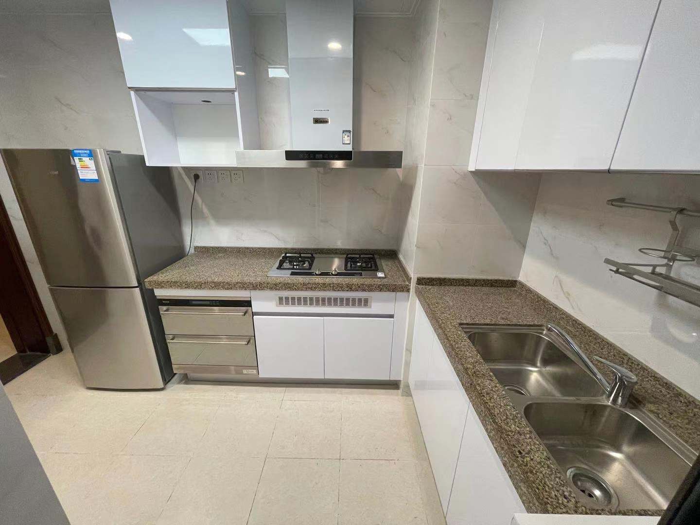 恒大天府半岛  3室2厅2卫   2700.00元/月室内图
