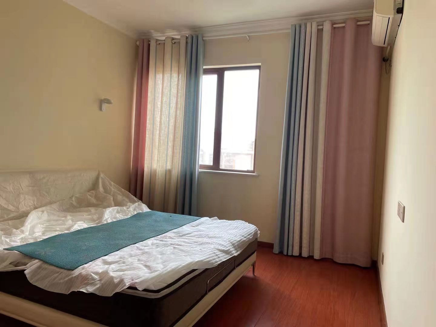 东盛佳园(检察院宿舍) 3室2厅2卫 95.8万 东盛佳园(检察院宿舍) 3室2厅2卫 95.8万卧室