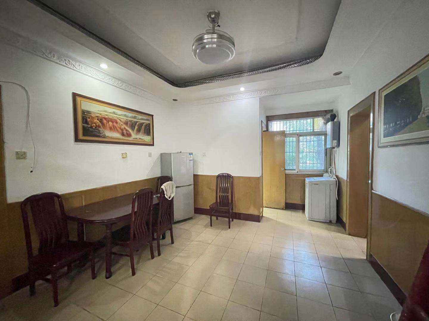 珠江南路建设小区 3室1厅1卫 1600.0元/月 珠江南路建设小区 3室1厅1卫 1600.0元/月室内图