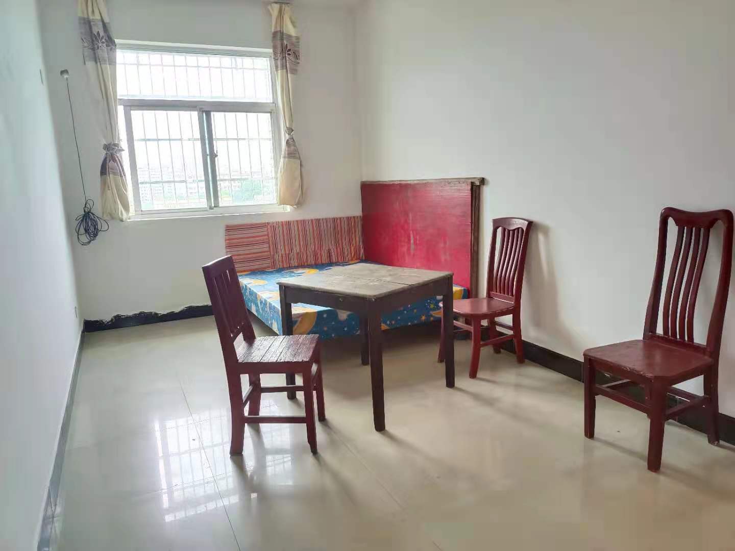 龙园小区  2室2厅1卫    700.0元/月 龙园小区  2室2厅1卫    700.0元/月户型图