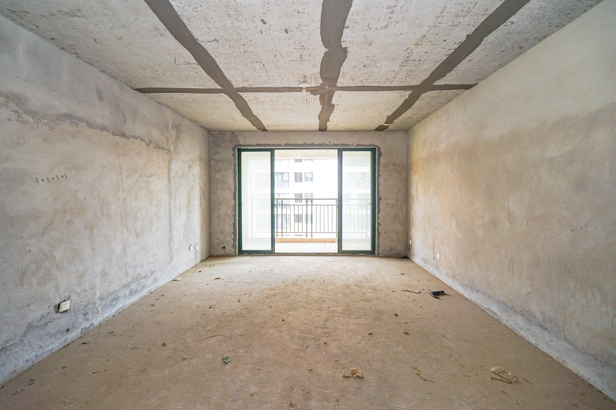 保利花园  3室2厅1卫    126.0万其他