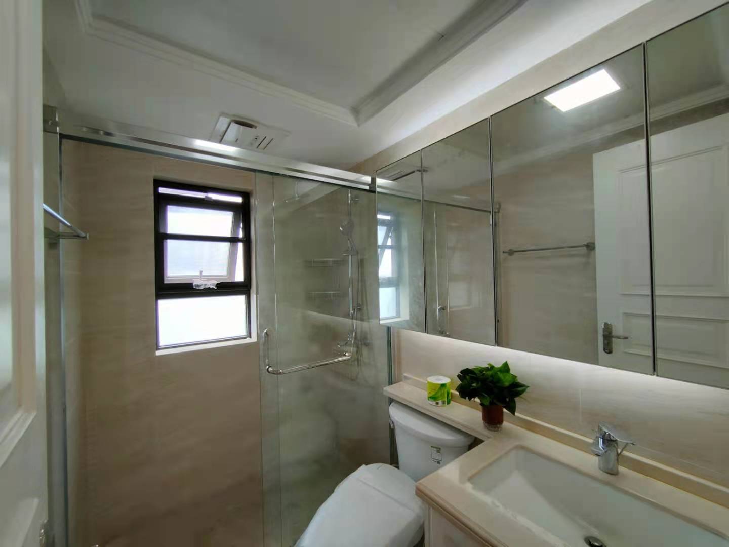 中海锦江城云熙一期  3室2厅2卫    4000.0元/月 中海锦江城云熙一期  3室2厅2卫    4000.0元/月室内图