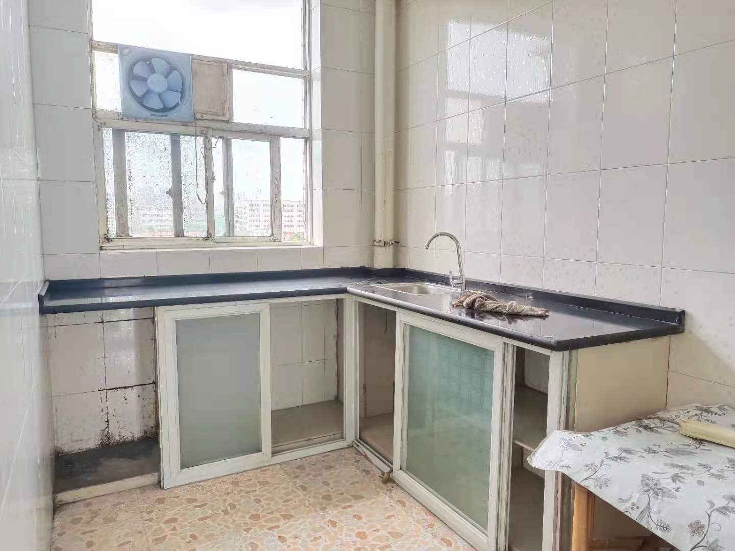龙园小区  2室2厅1卫   700.00元/月室内图