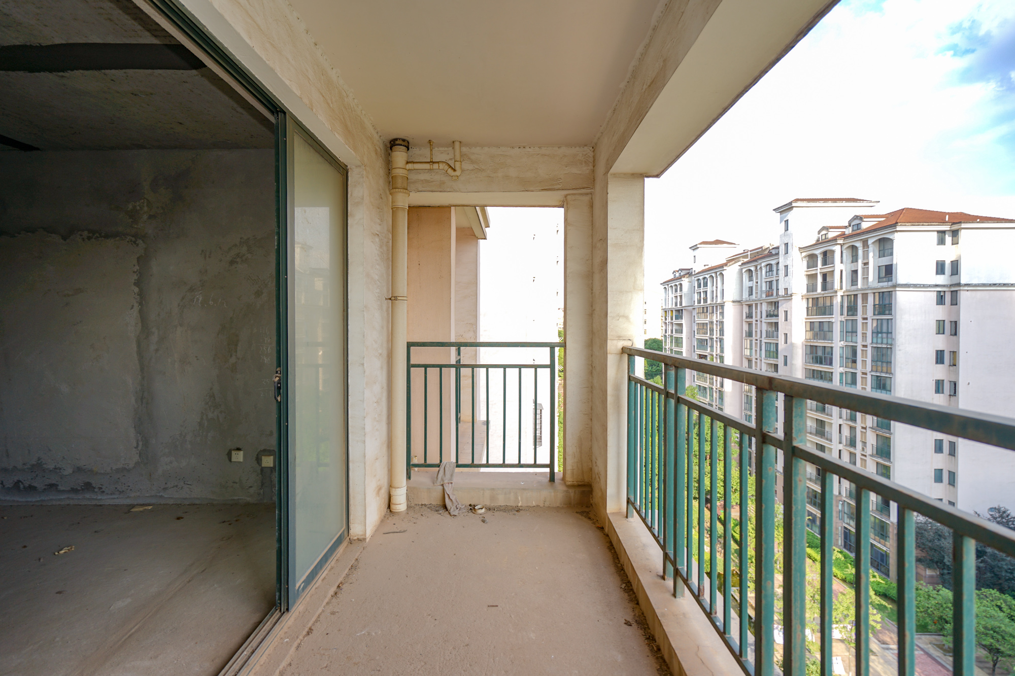 保利花园  3室2厅1卫    126.0万其他