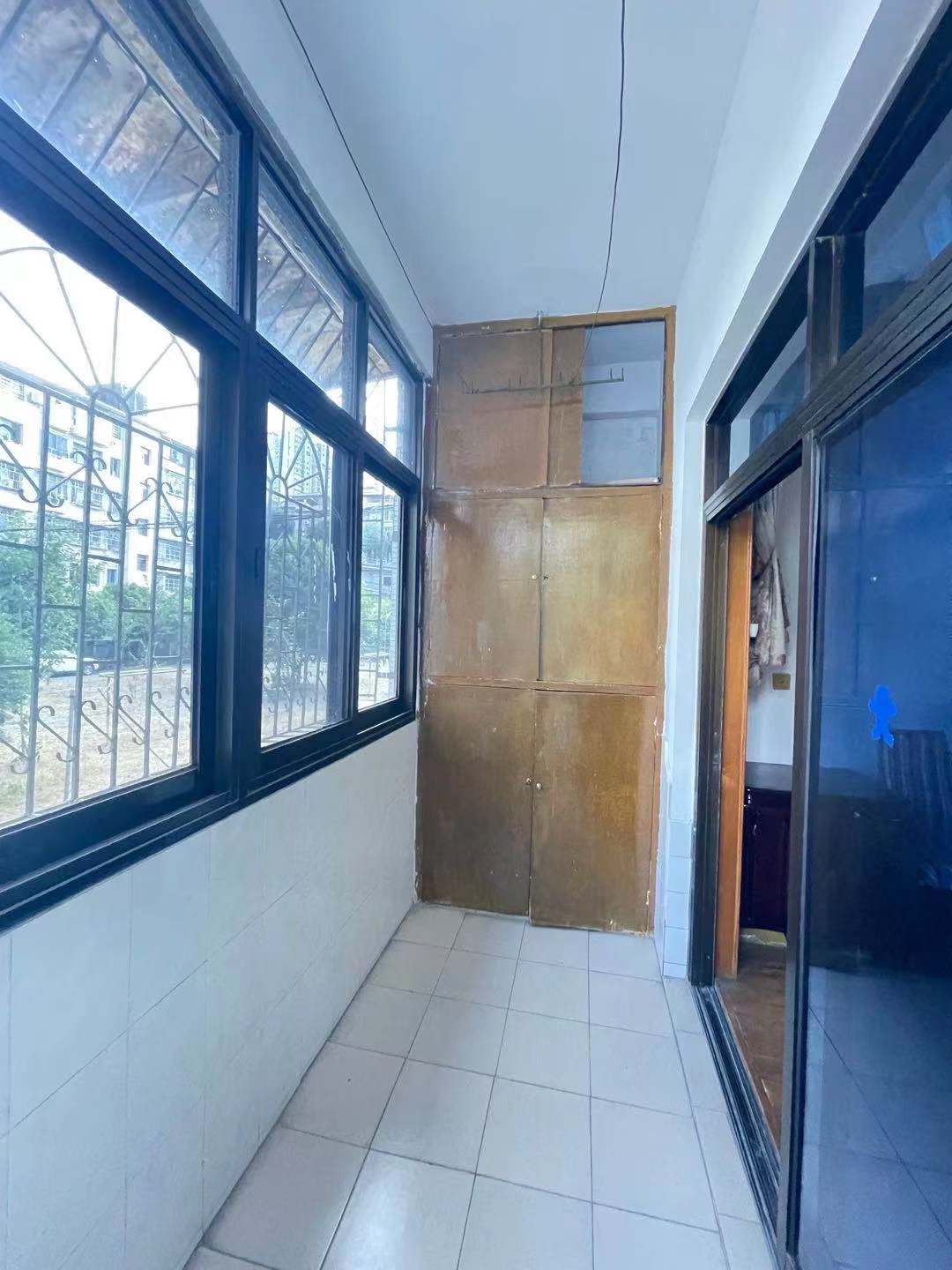 珠江南路建设小区 3室1厅1卫 1600.0元/月 珠江南路建设小区 3室1厅1卫 1600.0元/月户型图