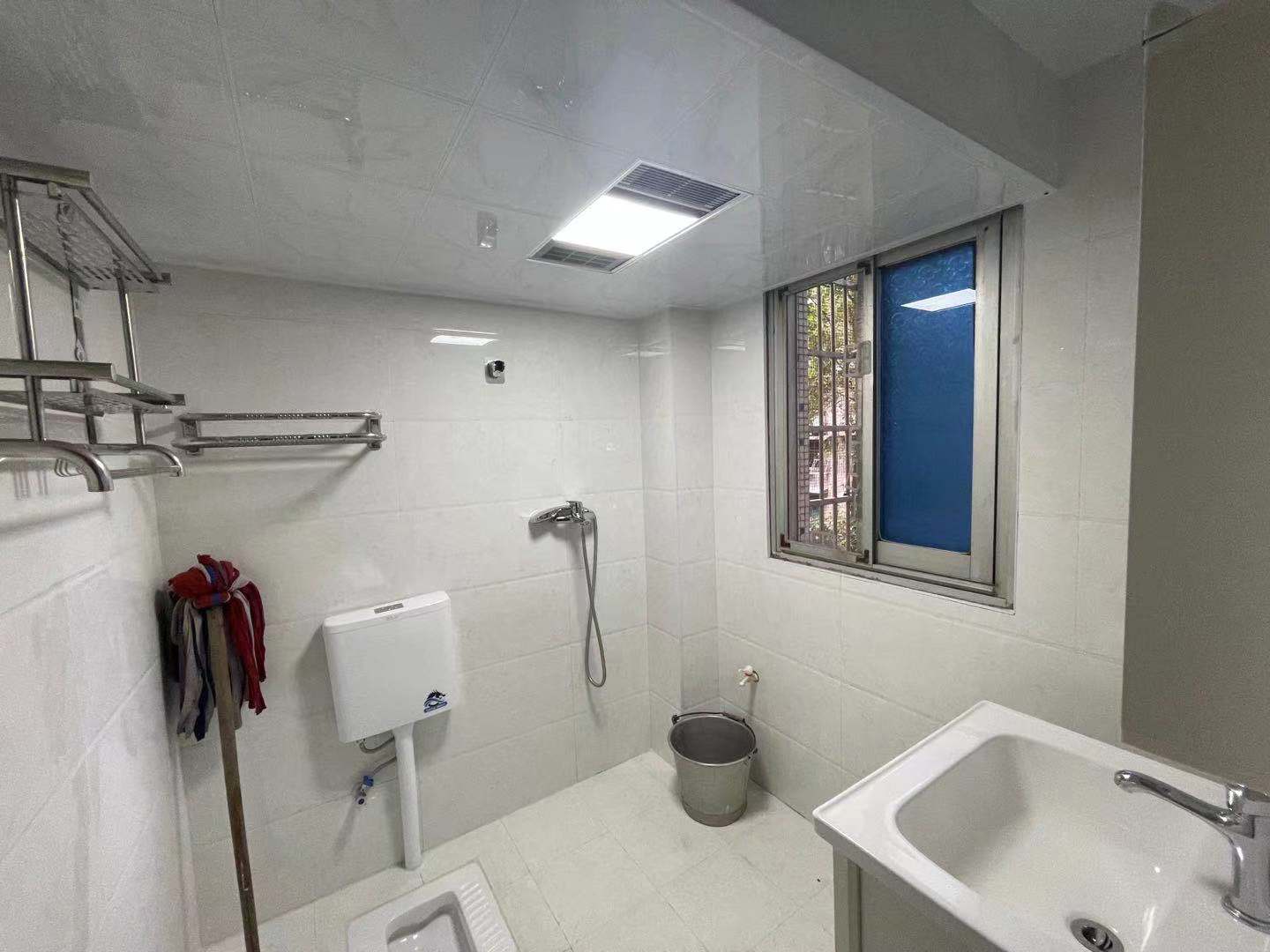 珠江南路建设小区 3室1厅1卫 1600.0元/月 珠江南路建设小区 3室1厅1卫 1600.0元/月室内图