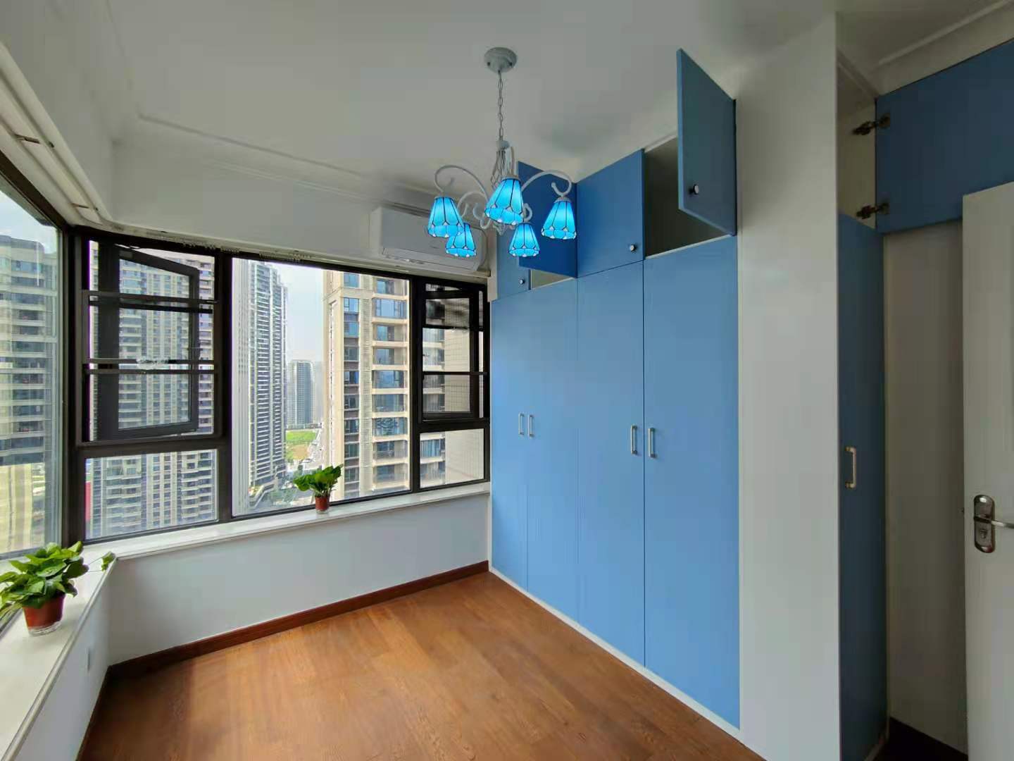 中海锦江城云熙一期  3室2厅2卫    4000.0元/月 中海锦江城云熙一期  3室2厅2卫    4000.0元/月室内图