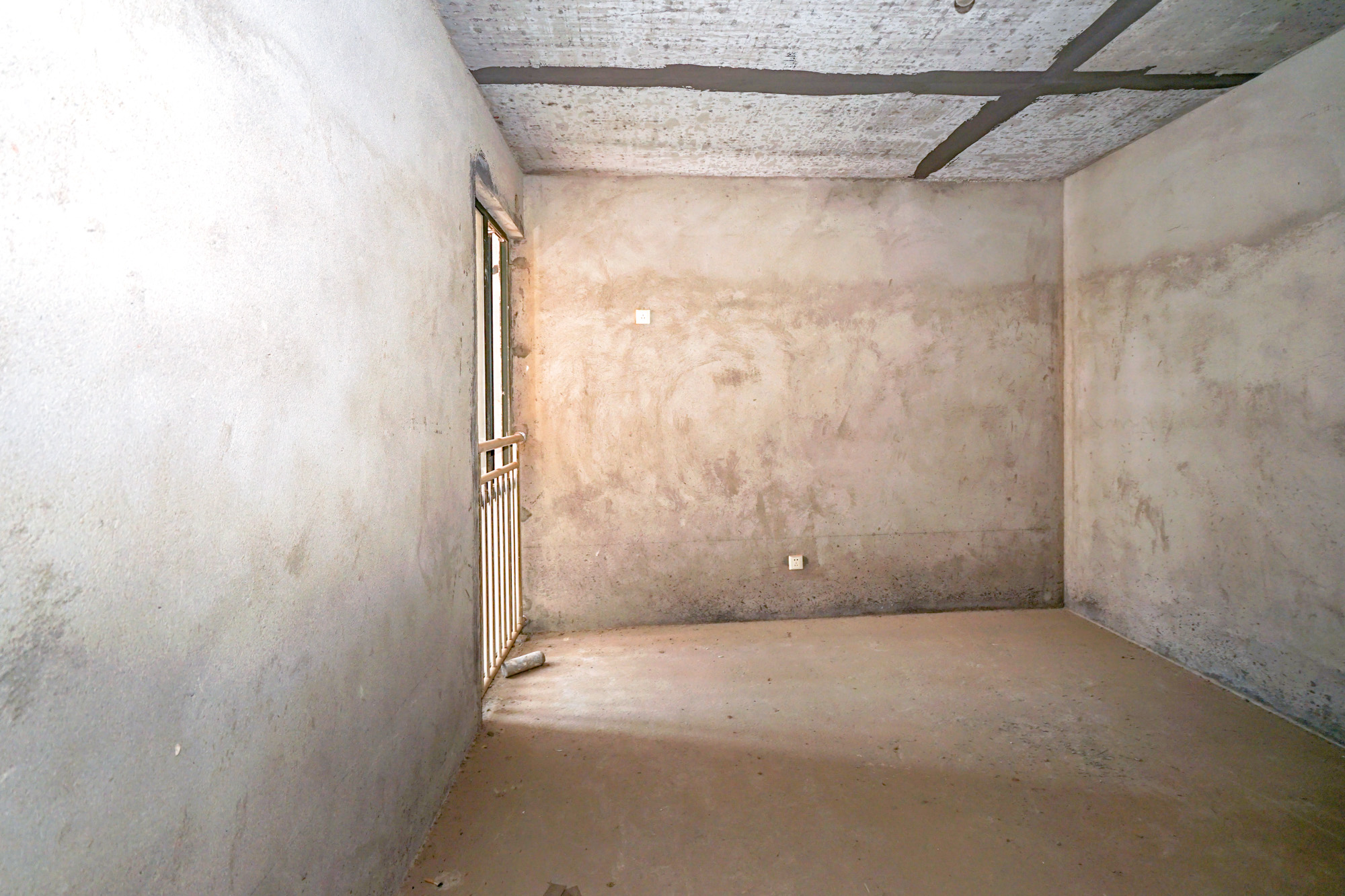 保利花园  3室2厅1卫    126.0万其他