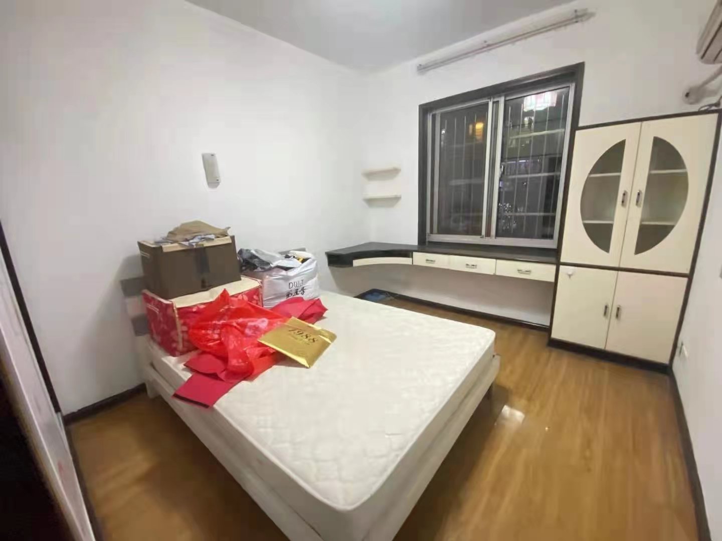 百江花园 2室1厅1卫 49.8万 百江花园 2室1厅1卫 49.8万客厅