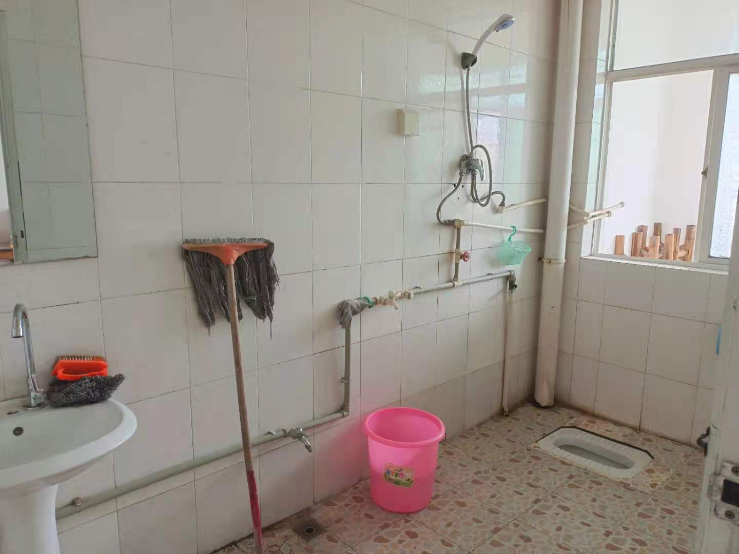 龙园小区  2室2厅1卫    700.0元/月 龙园小区  2室2厅1卫    700.0元/月室内图