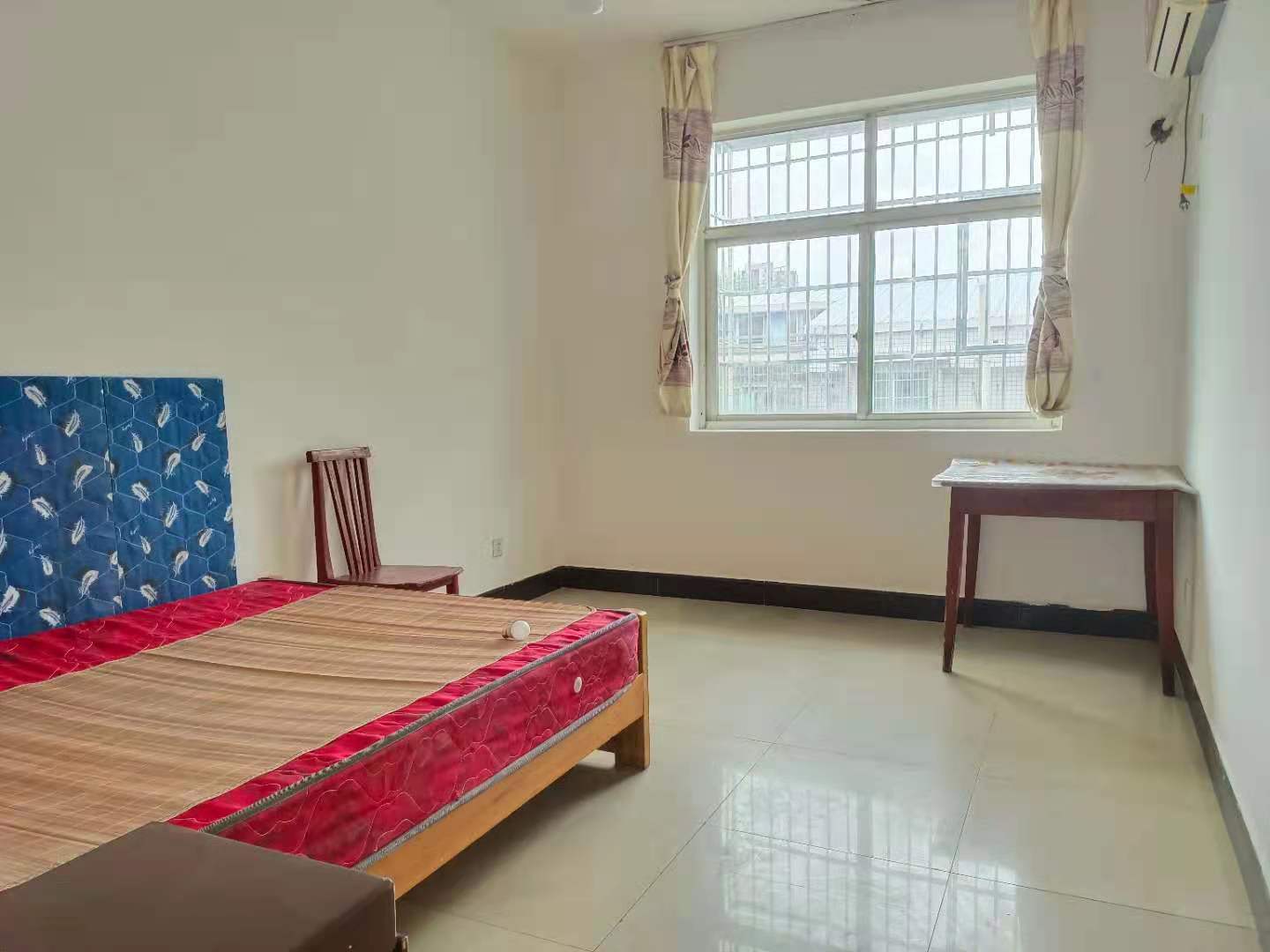 龙园小区  2室2厅1卫    700.0元/月 龙园小区  2室2厅1卫    700.0元/月室内图