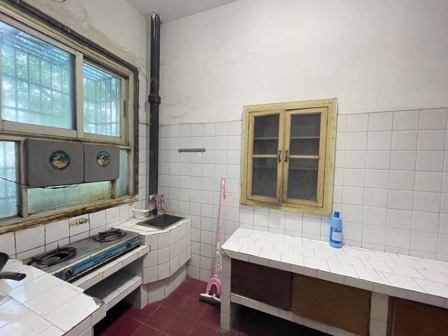 珠江南路建设小区 3室1厅1卫 1600.0元/月 珠江南路建设小区 3室1厅1卫 1600.0元/月室内图