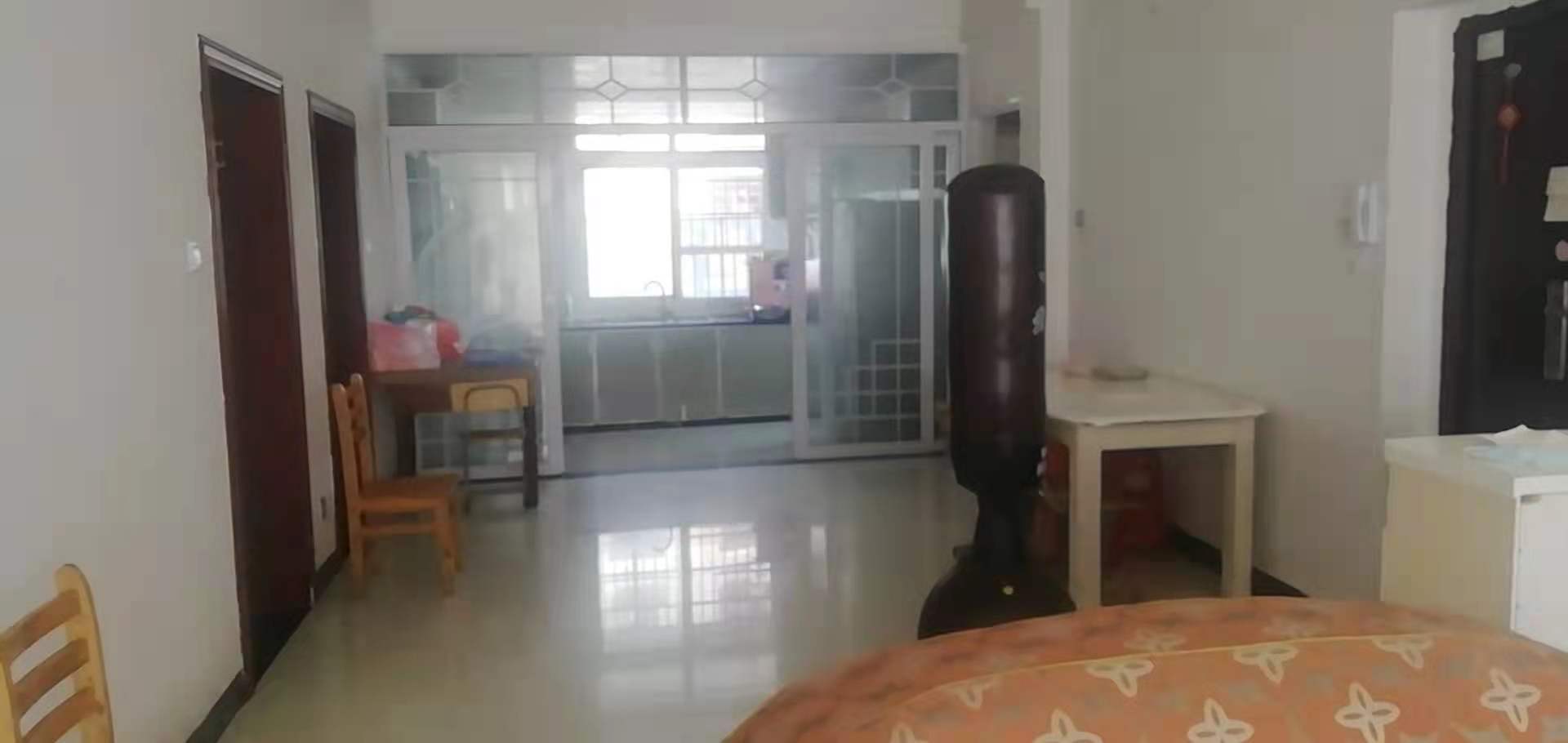 湘中园 3室2厅2卫 1700.0元/月 湘中园 3室2厅2卫 1700.0元/月室内图