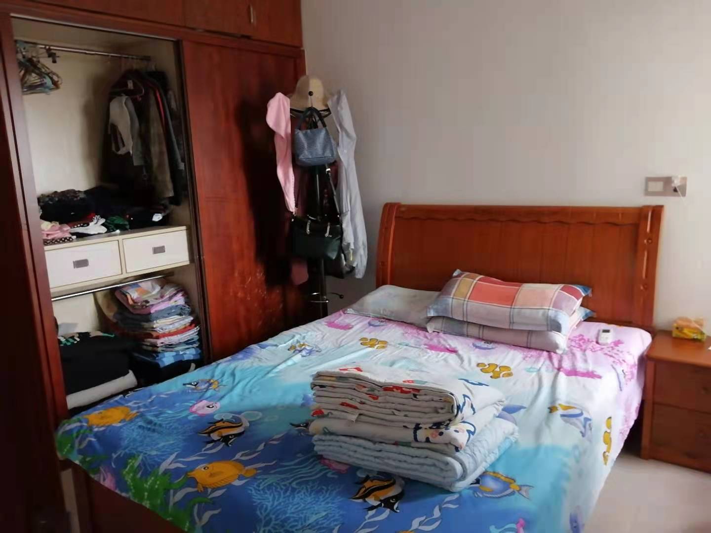 学府花园(文苑瑞景)  2室2厅1卫    57.8万 学府花园(文苑瑞景)  2室2厅1卫    57.8万卧室