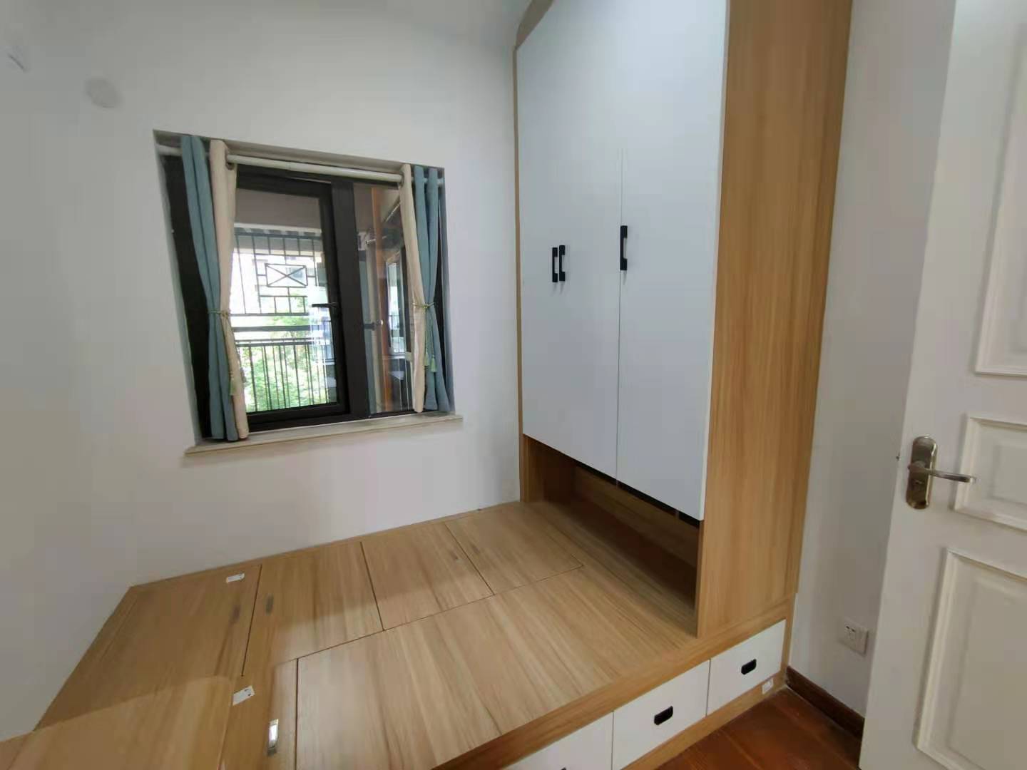 中海锦江城云熙一期  3室2厅2卫    2700.0元/月 中海锦江城云熙一期  3室2厅2卫    2700.0元/月室内图