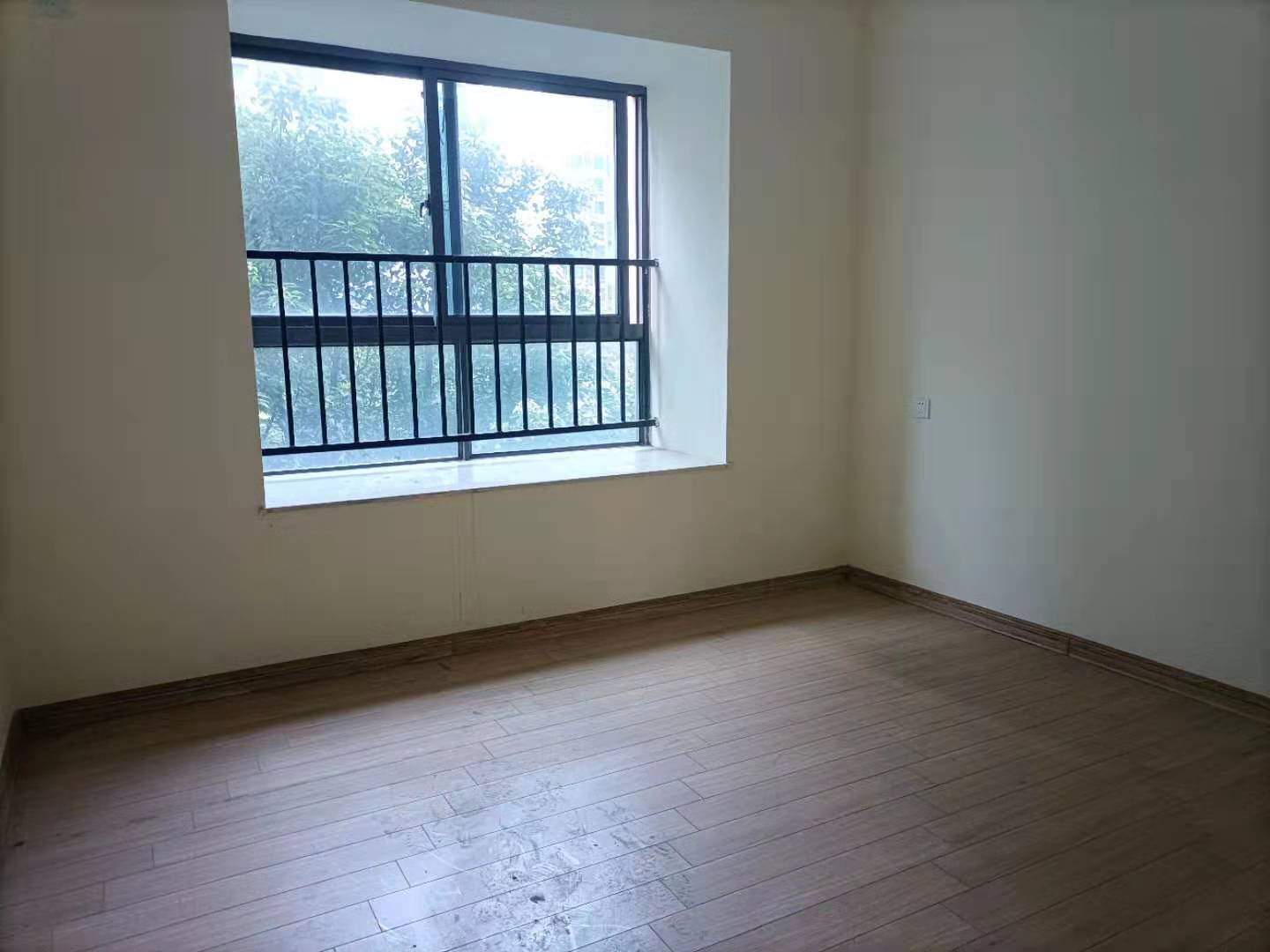 碧桂园 3室2厅2卫 98.0万 碧桂园 3室2厅2卫 98.0万卧室