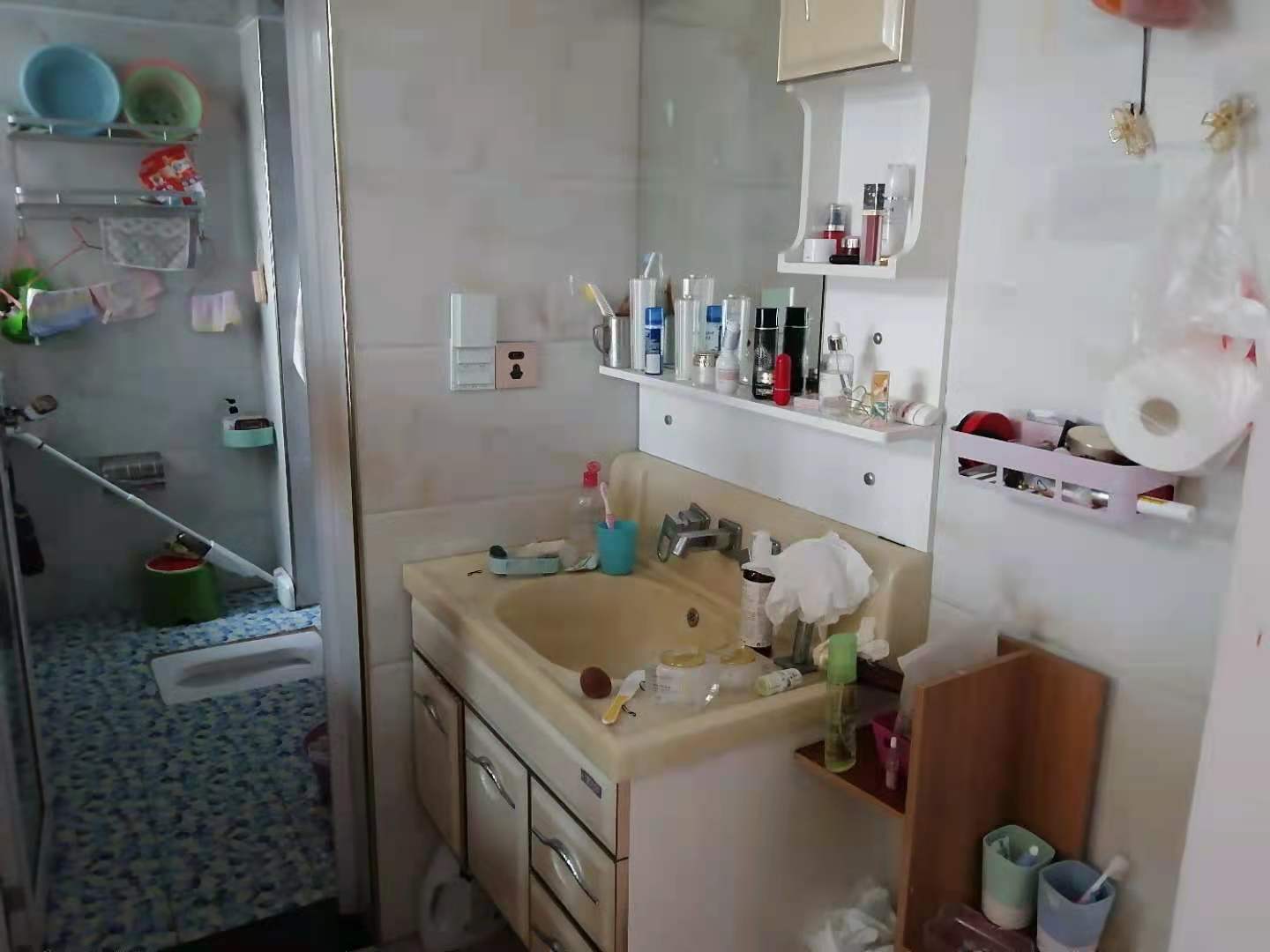 学府花园(文苑瑞景)  2室2厅1卫    57.8万 学府花园(文苑瑞景)  2室2厅1卫    57.8万卧室