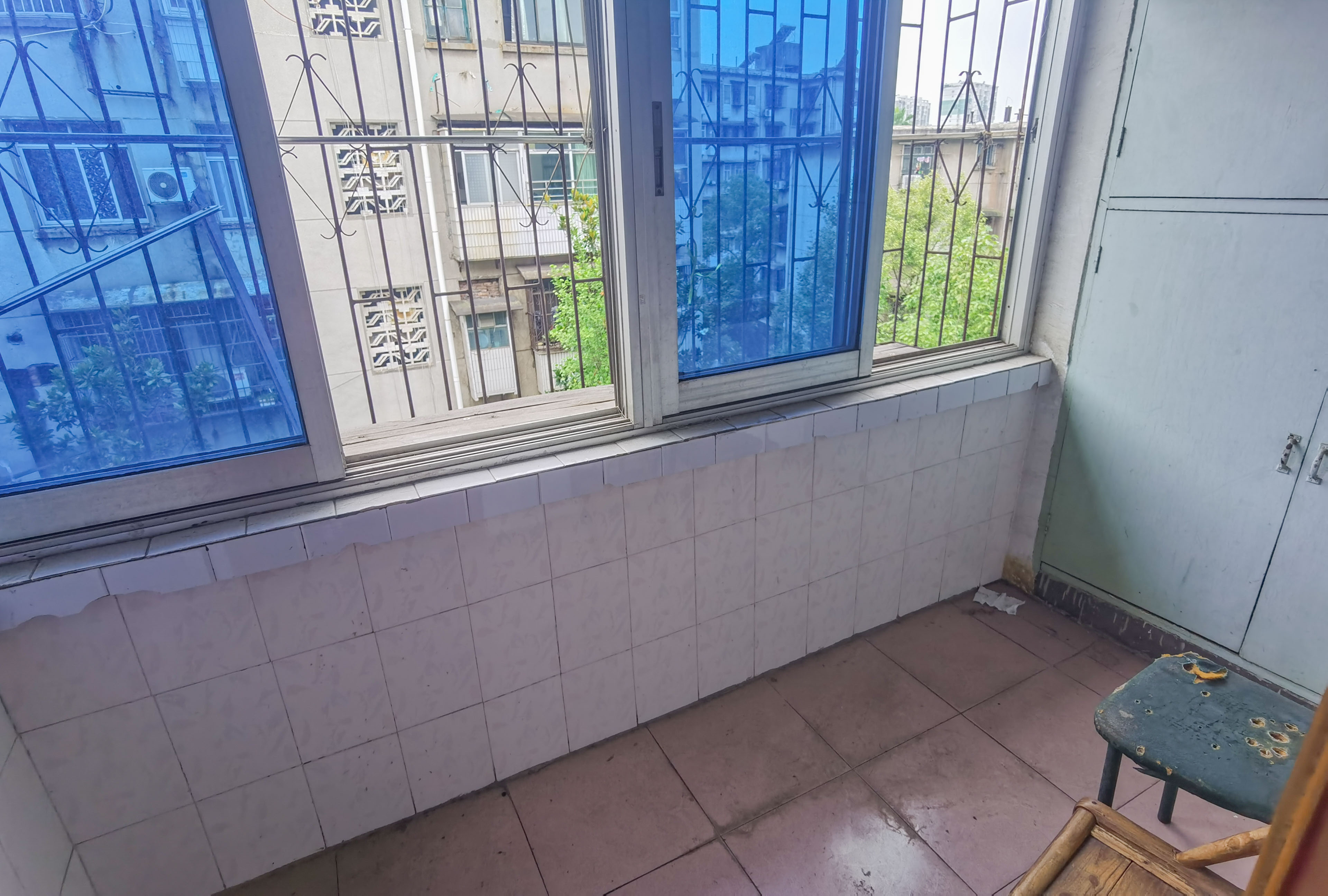 花园一村 2室1厅1卫 39.0万 花园一村 2室1厅1卫 39.0万客厅