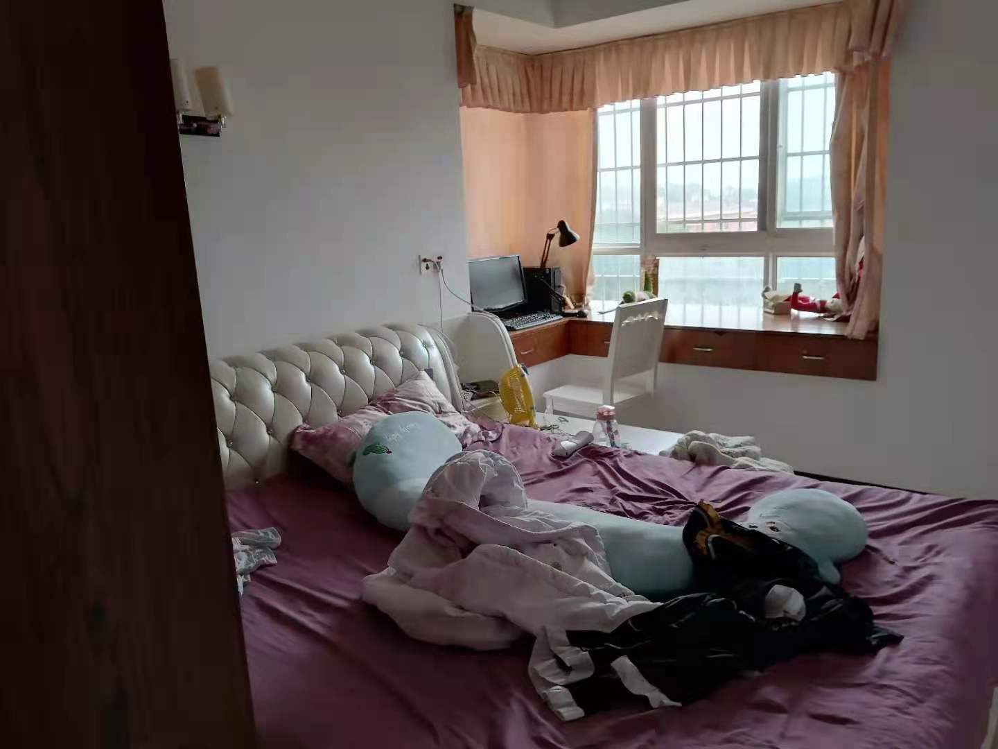 学府花园(文苑瑞景)  2室2厅1卫    57.8万 学府花园(文苑瑞景)  2室2厅1卫    57.8万客厅