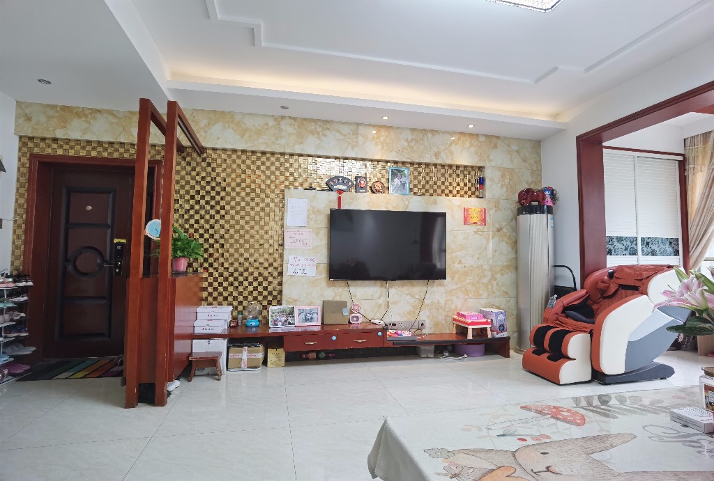 市安监住宅小区(应急管理局) 5室2厅2卫 108.0万 市安监住宅小区(应急管理局) 5室2厅2卫 108.0万客厅