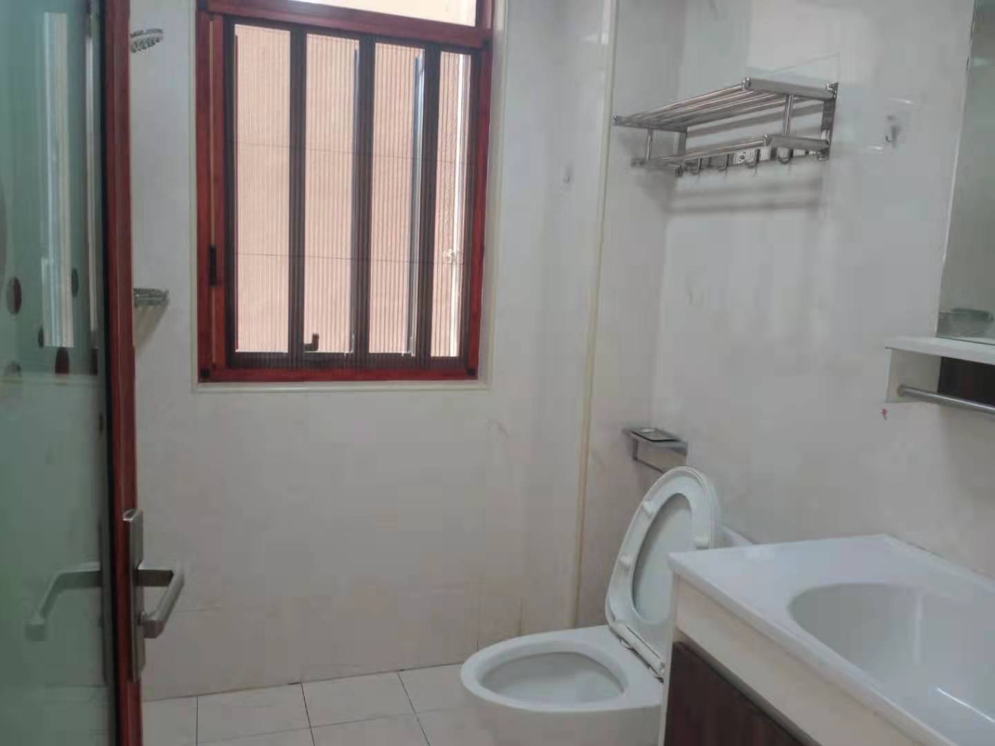 百弘学府城 3室2厅2卫 2000.0元/月 百弘学府城 3室2厅2卫 2000.0元/月室内图