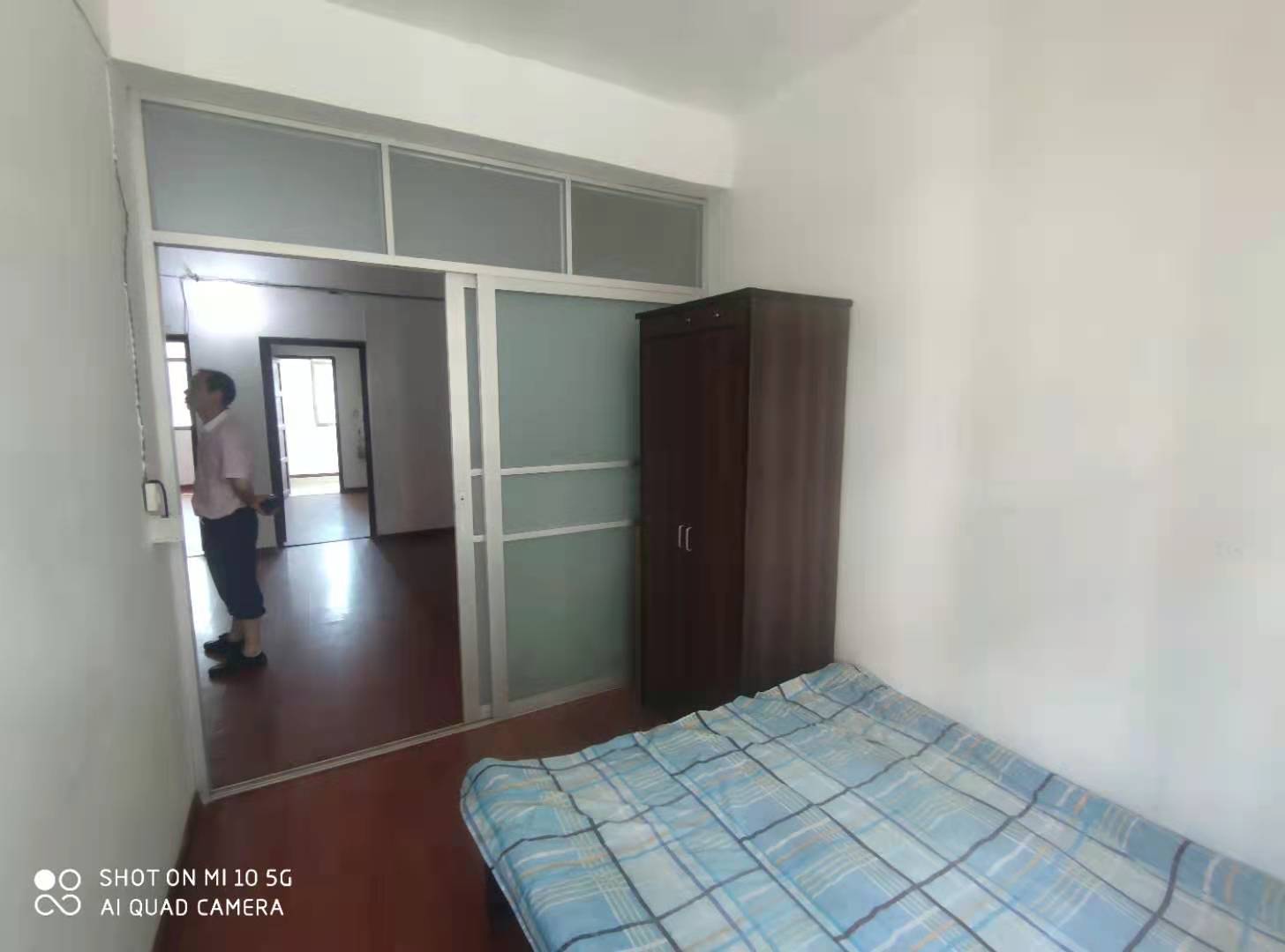 南三角线社区  3室1厅1卫    1100.0元/月 南三角线社区  3室1厅1卫    1100.0元/月