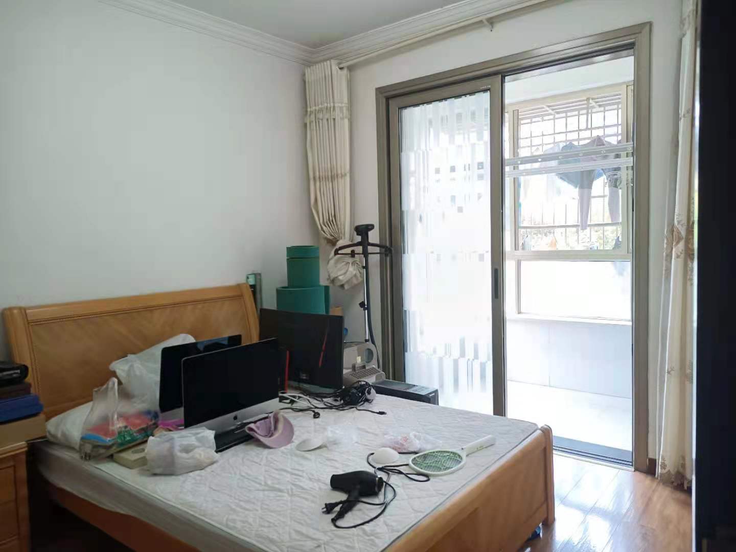 市安监住宅小区(应急管理局) 5室2厅2卫 108.0万 市安监住宅小区(应急管理局) 5室2厅2卫 108.0万卧室