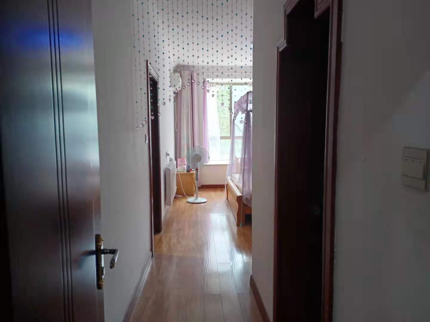 市安监住宅小区(应急管理局) 5室2厅2卫 108.0万 市安监住宅小区(应急管理局) 5室2厅2卫 108.0万卧室