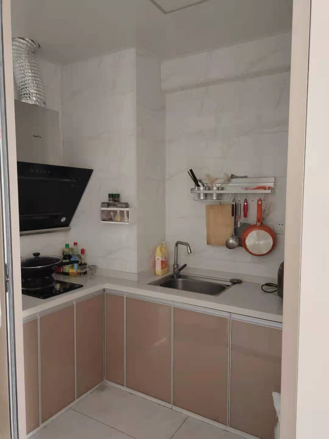 紫藤苑民主村 1室1厅1卫 1050.0元/月 紫藤苑民主村 1室1厅1卫 1050.0元/月室内图