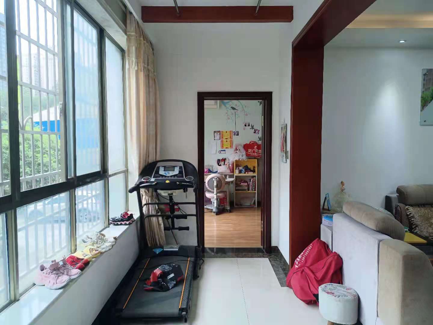 市安监住宅小区(应急管理局) 5室2厅2卫 108.0万 市安监住宅小区(应急管理局) 5室2厅2卫 108.0万阳台