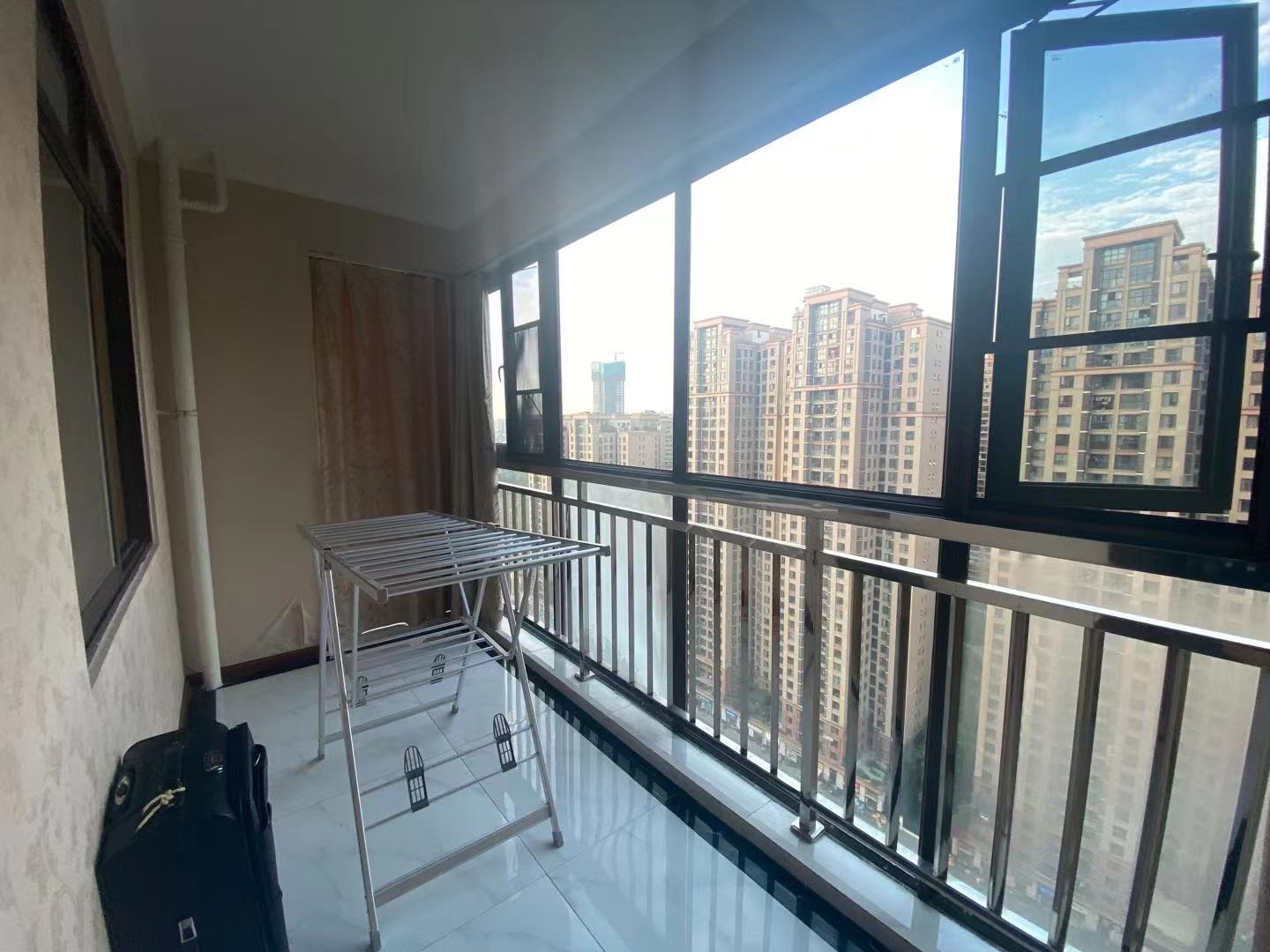 远大中央公园一期 2室2厅1卫 2500.0元/月 远大中央公园一期 2室2厅1卫 2500.0元/月室内图