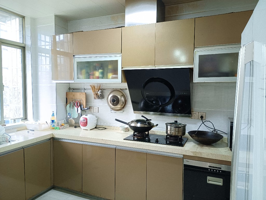 市安监住宅小区(应急管理局) 5室2厅2卫 108.0万 市安监住宅小区(应急管理局) 5室2厅2卫 108.0万厨房