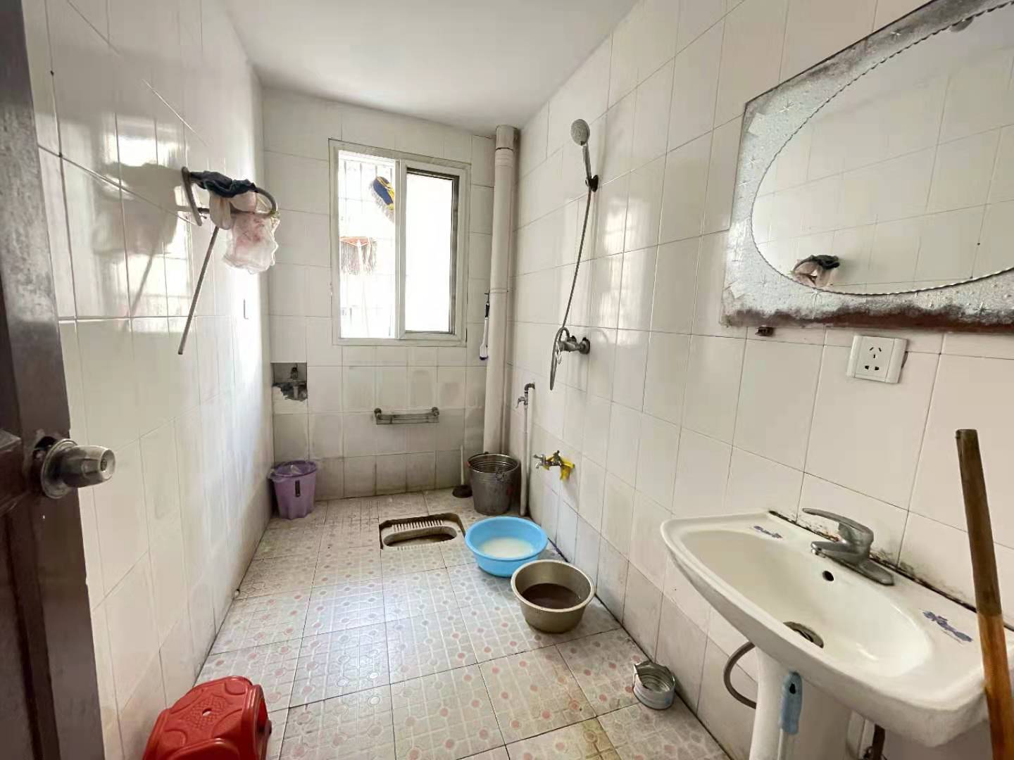 娄星区散盘  3室2厅2卫    49.0万 娄星区散盘  3室2厅2卫    49.0万卫生间