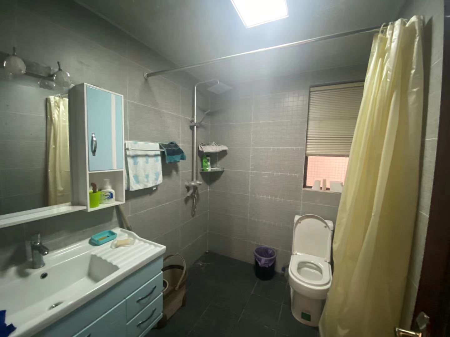 远大中央公园一期 2室2厅1卫 2500.0元/月 远大中央公园一期 2室2厅1卫 2500.0元/月室内图