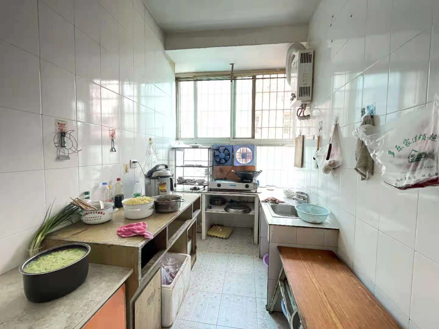 娄星区散盘  3室2厅2卫    49.0万 娄星区散盘  3室2厅2卫    49.0万厨房