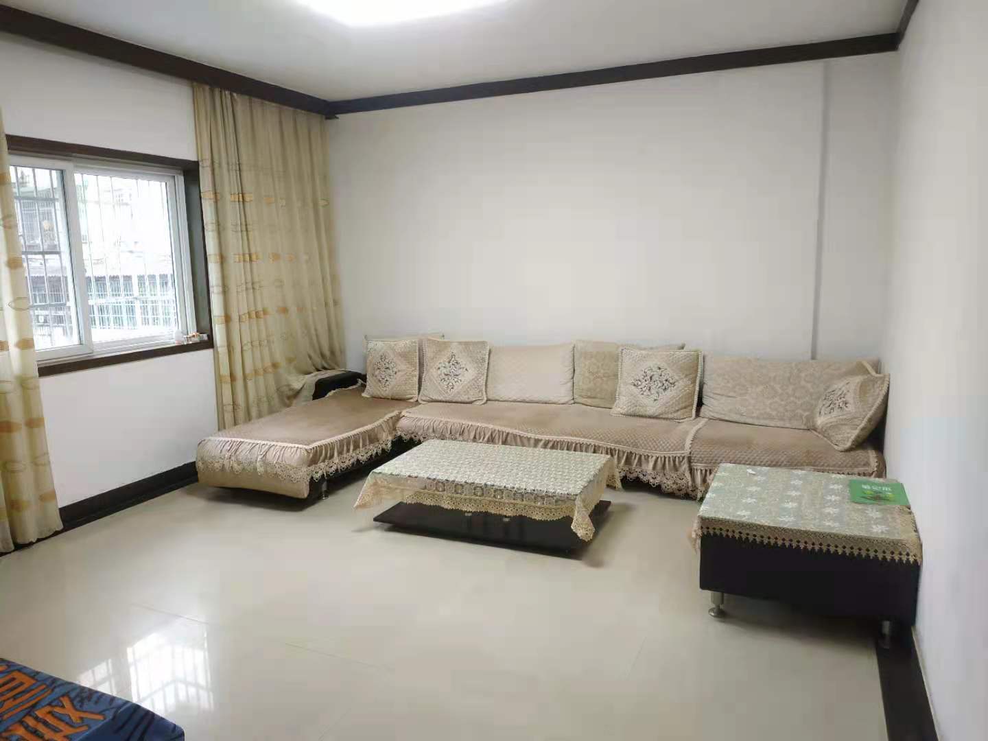 望江花园 2室2厅1卫 52.80万 望江花园 2室2厅1卫 52.80万客厅