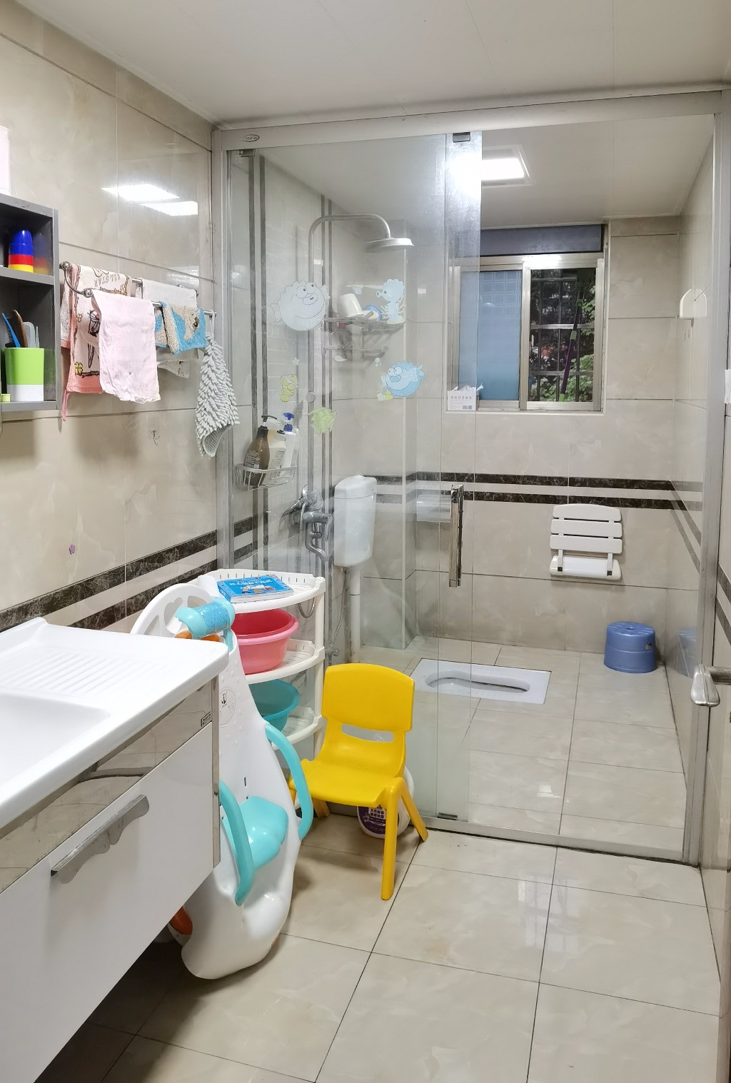 市安监住宅小区(应急管理局) 5室2厅2卫 108.0万 市安监住宅小区(应急管理局) 5室2厅2卫 108.0万卫生间