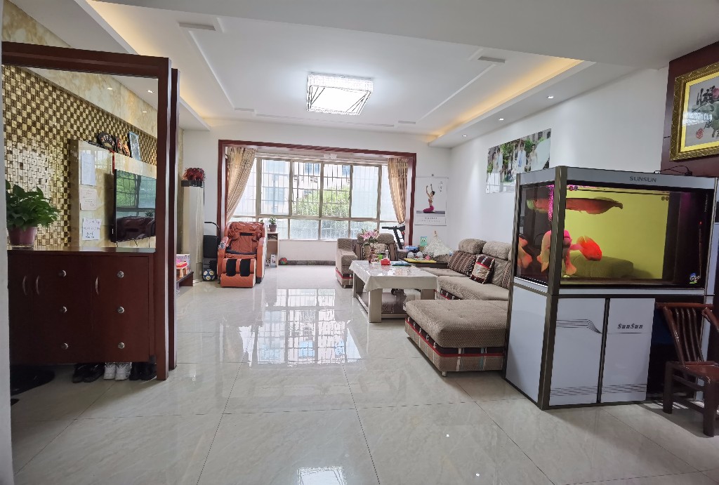 市安监住宅小区(应急管理局) 5室2厅2卫 108.0万 市安监住宅小区(应急管理局) 5室2厅2卫 108.0万客厅