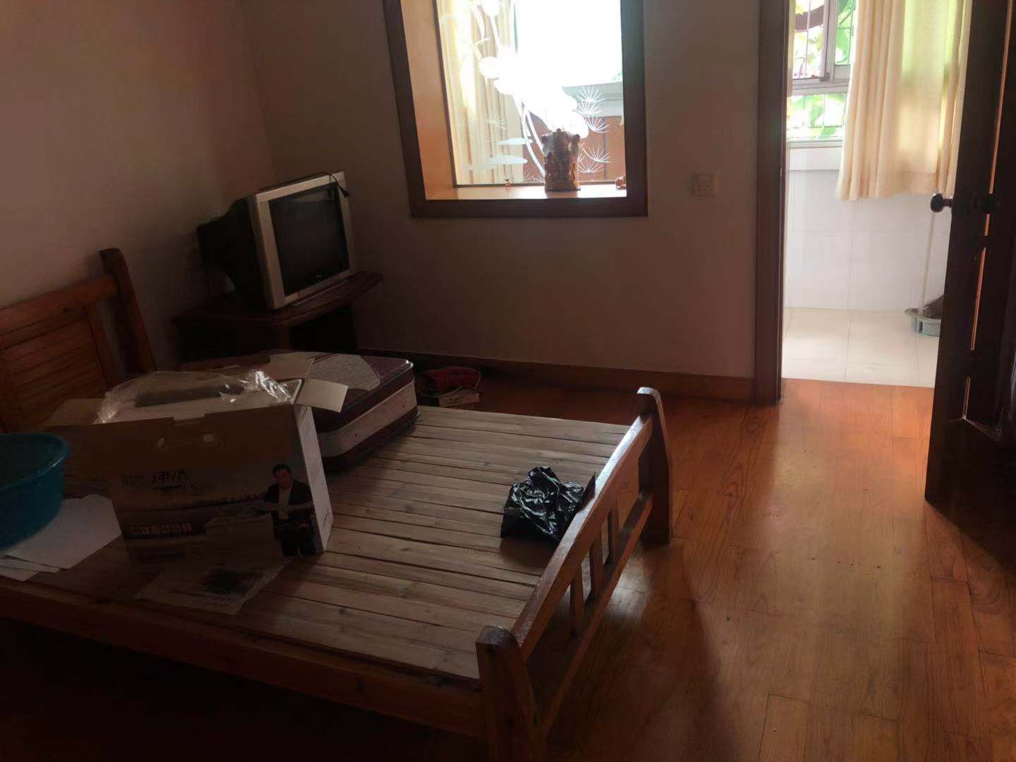 601向群村  3室2厅1卫   1000.00元/月室内图