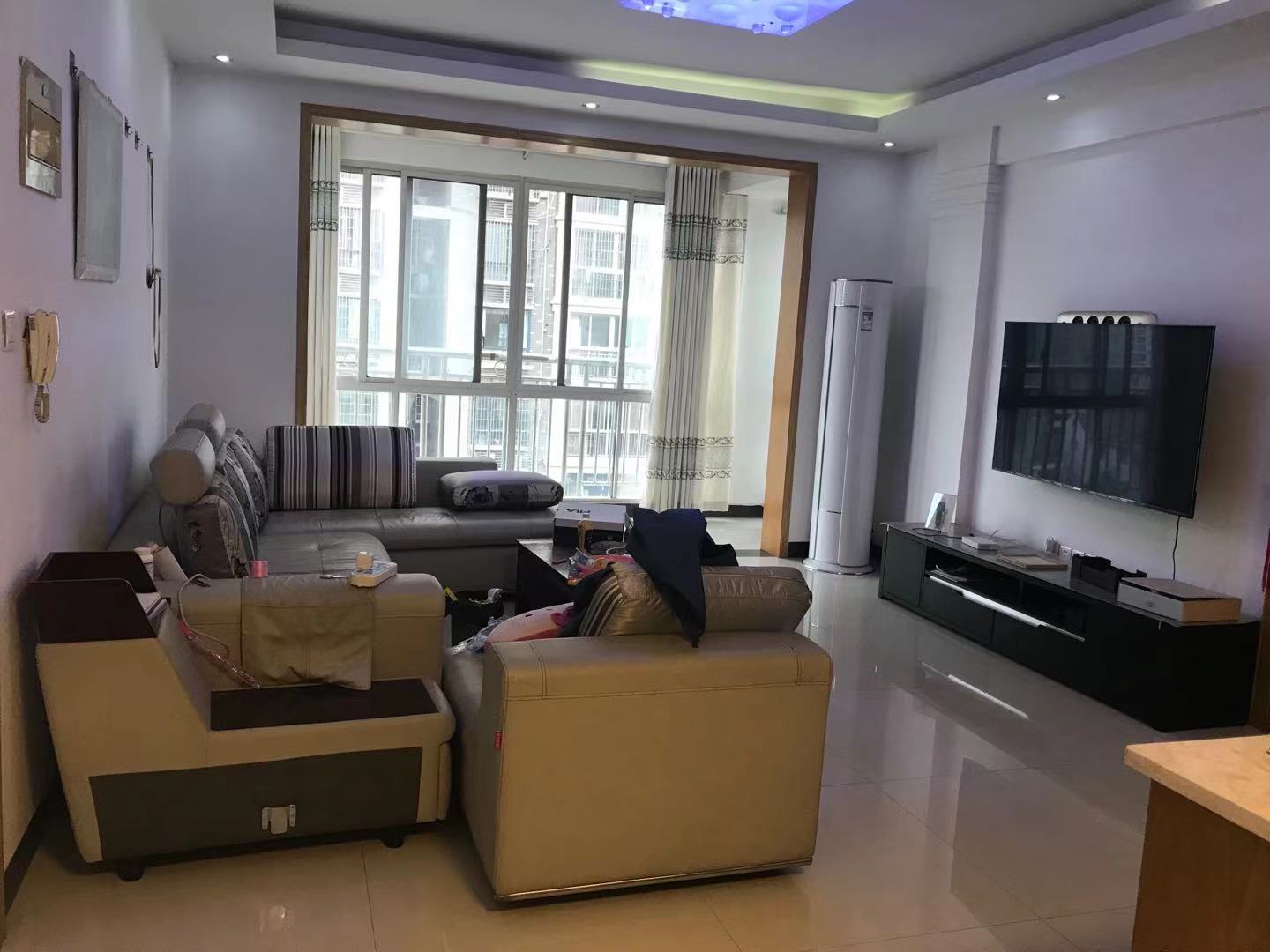 龙洲汇龙苑 3室2厅2卫 82.8万 龙洲汇龙苑 3室2厅2卫 82.8万客厅