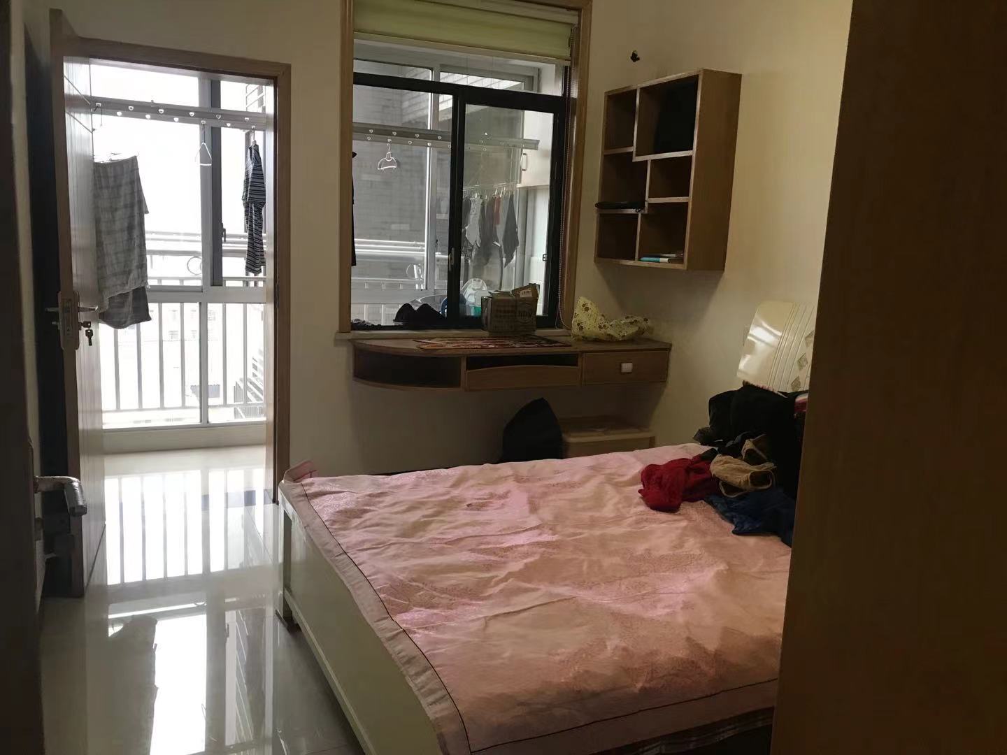 龙洲汇龙苑 3室2厅2卫 82.8万 龙洲汇龙苑 3室2厅2卫 82.8万卧室