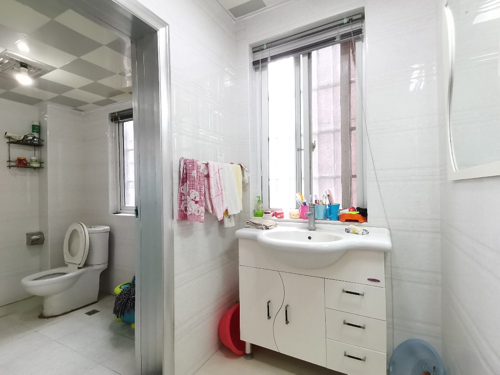 樱花地带 3室2厅1卫 1800.00元/月 樱花地带 3室2厅1卫 1800.00元/月室内图